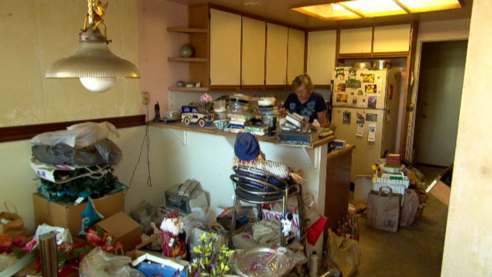 Hoarder-House-Cleanout-2